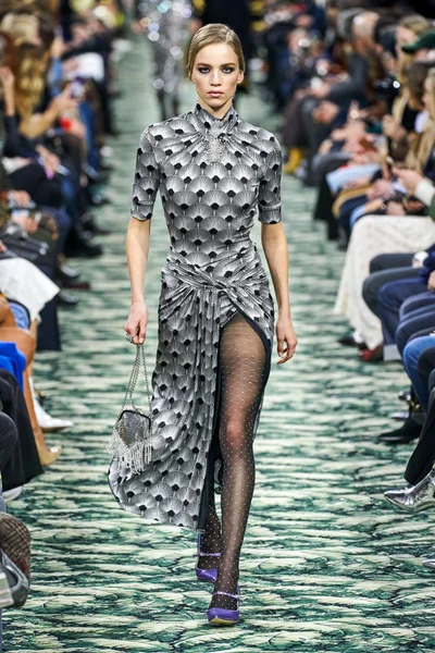 Look 33